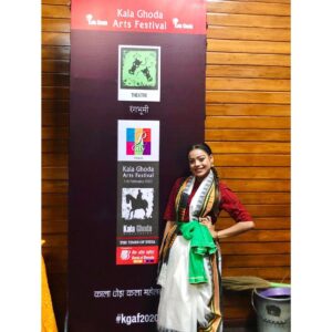 Archana Prajapati Instagram - "Theatre Is a Powerful Art Form, It Teaches Lessons About Life, Society and Emotion and More Importantly Yourself." happy worlds Theater day .... 

सभी मित्रों एवं गुरुजनों को विश्व रंगमंच दिवस की हार्दिक बधाई एवं शुभकामनाएं 🙏🙏🙏
#WorldTheatreDay

❤️ @preetamathur3035 @niveditabaunthiyal #Robindas  @amangupta7_official  @jawedrehman9 @twishabaunthiyal @sumitkiran33 @sonalm_0298
#mitharth @rajat11raj @himesh555 @shubhanshit_priydarshi 
#natak #natakmemes #worldtheatreday #theatrememes #theatre #worldtheatreday #theatrekid #theatreislife ##actorslife #art #prithitheatre #ngma #ncpamumbai #theatrelove  #rehearsal #drama #theatrelife  #love  #mumbaitimes #dailymemes #artist #rehearsal #stageperformer