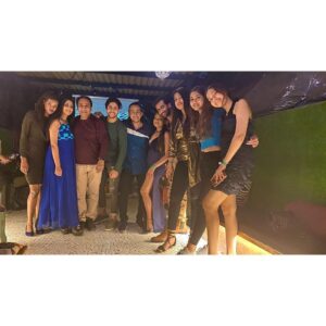 Archana Prajapati Instagram - @directorshadab8 @143noor @arafatmehmoodofficial @manzarmir @aadilgurezi @avanish_director @mir_umar11 @arpitarajput_13 @shivaanibamne @nidhisingh3004 #sofiya 

Thank you everyone for making my birthday special 
I will put a smile on my face and won’t let the troubles of life get me down because it’s my birthday today. A very happy birthday to me!
