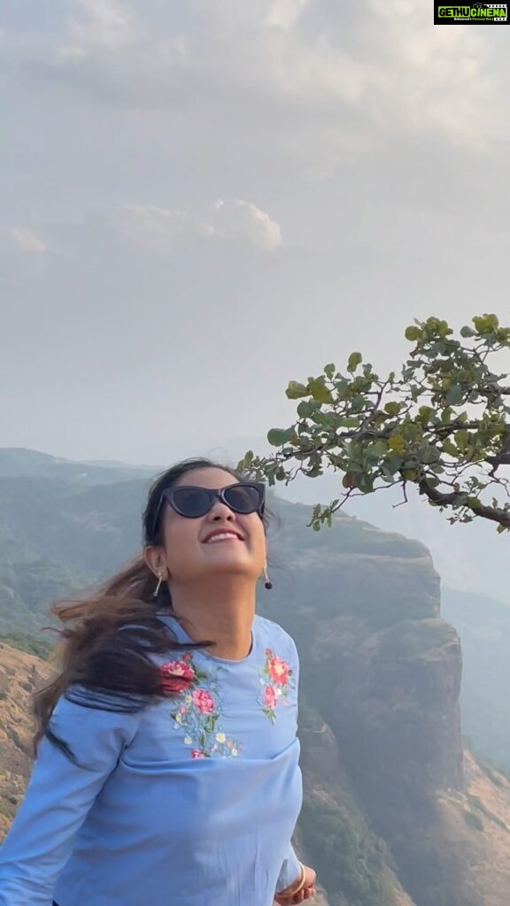 Archita Sahu Instagram - That’s the vibe when u get to see clear sky at Lonavla😍😍😍 #lonavla #archita #holiday #love