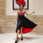 Archita Sahu Instagram – What a vibe !!!!

👗 @sabyasachi_satpathy 
@keembdanti 

#ootd #outfit #weekendvibes #archita #loveforhandloom #handloom #sabyasachisatpathy #keembadanti

#handloomlove  #handloom #odishahandloom #odisha