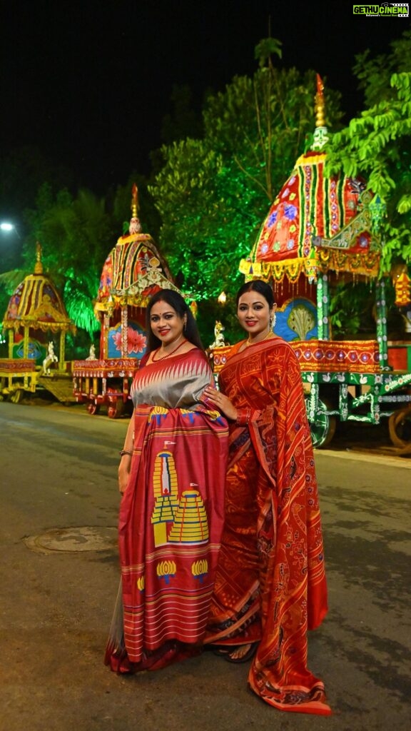 Archita Sahu Instagram - We are celebrating Rathayatra with the handloom of Odisha with pride !!! Rathayatra special saree by @iktaara_by_anindita ଆପଣମାନଙ୍କର ଭଜନ କିମ୍ବା ଫଟୋ ସହିତ ukମତେ ଟ୍ୟାଗ୍ କରି #morathyatra2023 ସହିତ ପୋଷ୍ଟ୍ କରିବା ପାଇଁ ଭୁଲିବେ ନାହିଁ । #jayjagannath #rathyatra #magnumopusodishaweaves #iktaaraodiyavarnamalasaree #MyHandloomMyPride #vocalforlocal #wearhandloom #handloomsaree #archita #sabyarchita #odishaweaves #odishahandloom #sareestyling #fashionstyling #archita #sareefashion #sareelove #sareeinfluencer #handloominfluencers #odishaloom #sambalpuri #pattasaree #sareeindia