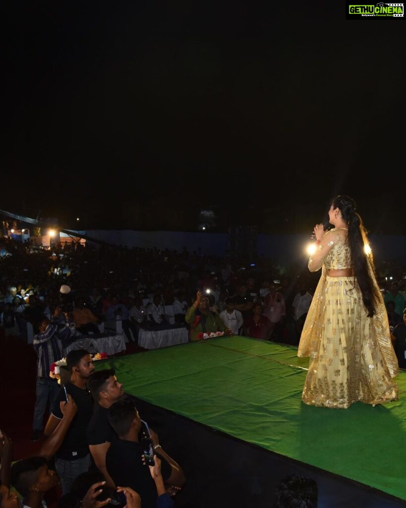 Archita Sahu Instagram - Bhubaneswar !!! Had never imagined Raja could be this grand here at Nayapalli and Nuagaon !!! Grateful for the love we got at both the places ! My outfit designed by @sabyasachi_satpathy @keembdanti #bhubaneswar #templecity #raja