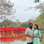 Archita Sahu Instagram - Cup cakes at Lake ❤️❤️ #sabyarchita @sabyasachi_actor #travelgram #couple #travelphotography #instatravel #love #loveyou #instagood #travelblogger #influencer #celebrity #sabyasachi #archita #hoankiem #hoankiemlake Hoàn Kiếm