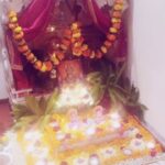 Arti Singh Instagram - My roots .. it was just a one day trip but worth it . My family my childhood friend my best friend my sisters my family . These people keep me grounded . Love me for who I’m . I know my weakness wil never be taken for granted . Blessed and how @singhsneha2122 @sapana5208 @smita.singh.2510 @anujasingh60.as @geetasingh597 @vicky5781 .. one thing if u hv your family and they are healthy and happy . It’s the biggest blessing ❤️