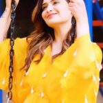Arti Singh Instagram - Feeling yellow 🧡 Wearing @officialsdcouture @subarana.devendran