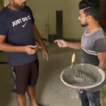 Arun Mashettey Instagram - Mahobbat hai merese 🤨😂 . . . . . . . . . . #Arun #Hyderabadi #Funnyvideos #reelsinstagram #reels #memes4ever #funnymemes #Hyderabad #Arunbhai #Arunbhaibolthe #Achanakbayanakgaming #achanakbayanak #Hyderabadicomedy #funnymoments #savagereplies #viralpost #explorememepage #reelsdaily #funny #couple #bhabhi #Arunbhaibolthe #viral #trending #couplefunny #omegle #kannada #karnataka #bidar #telugu #marathi