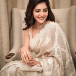 Athulya Ravi Instagram - Unleashing the inner sparkle ✨ #sparkle #innersparkle #lifegoals #everydayisagift ! Jwelry @kalyanjewellers_official Saree @shavetaandanuj M&H @mua_vijisharath Styling @manogna_gollapudi Assistant @sunandini_vijjagiri