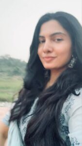 Avani Modi Instagram - An evening of thoughts.….! 

#avanimodiofficial