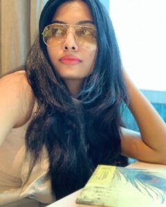 Avani Modi Instagram - When your hair photobombs all your selfies. 😂

@avanimodiofficial #pictureoftheday #picoftheday #Goa #fun #live #love #laugh #life #happy #mood #actress #model #shoot #workmode #selfie #igers #girls