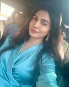 Avani Modi Instagram - Happy and honoured to have received #SIBA award organised by @brandfluenzers and @credaigandhinagar at @gift_city_gandhinagar today. 

Dress: @sheclosetbhopal 

Thank you ❤️