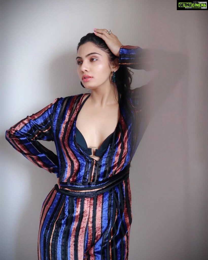 Avani Modi Instagram - By her stripes we are healed Captured by: @mayank99683 MU&HAIR: @glam_bydisha Dress: @howwhenwearclothing #avanimodiofficial #photoshoot #look #love #life #live #instagram #instagood #style #fashion #beauty #actorslife #happiness Mumbai - मुंबई