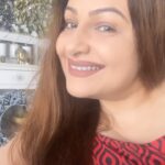 Ayesha Jhulka Instagram - Women and cats will do as they please, and men and dogs should relax and get used to the idea. Robert A. Heinlein #women #woman #unique #venus #mars #men #man #relaxed #cat #dog #comparison #aj #instagood #instagram #instadaily #feel #reels #reelsinstagram #fun #friday #friyay #video #instareels #laugh