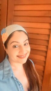 Ayesha Jhulka Instagram - “Sing like there’s nobody listening, 
And live like it’s heaven on earth.”
William Watson Purkey

#earth #world #beautiful #life #enjoy #live #sing #love #wander #enjoy #enjoylife #aj #instagram #instagood #instadaily #reelitfeelit #feelitreelit #tuesday #tuesdaymotivation #tuesdayvibes