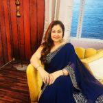 Ayesha Jhulka Instagram - Life does not come with instructions on how to live, but it does come with trees, sunsets, smiles and laughter 😊😁 #smile #smiles #laughter #laugh #laughing #laughoutloud #smile😊 #smilemore #laughs #life #aj #photooftheday #instagood #instagram #instadaily #instamood #friday #friyay