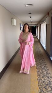 Ayesha Jhulka Instagram - Be with someone who makes you smile, laugh and feel special ❤️

#someonespecial #feeling #important #love #care #affection #aj #instagood #Instagram #instadaily #instamood #reelitfeelit #feelitreelit #thursday