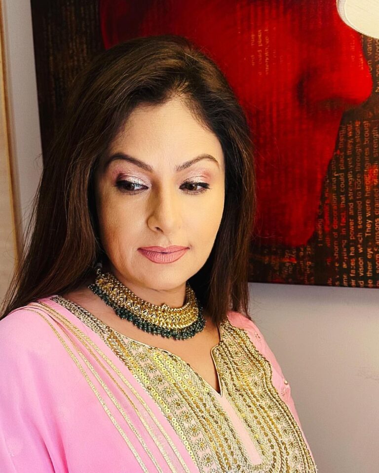 Actress Ayesha Jhulka HD Photos and Wallpapers April 2023 - Gethu Cinema