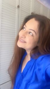 Ayesha Jhulka Instagram - Kahan gaya ? Kyon nahi aaya Abhi tak ? 🙈😂

#love #fight #relationship #equation #expectation #strong #bond #funnyreels #funny #comedy #comedyvideos #humour #aj #instagood #instagram #instadaily #instagramreels #instamood #friday