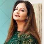 Ayesha Jhulka Instagram - "Happiness is a direction, not a place." — Sydney J. ... Costume @bobbyk_india Makeup @samina_makeupmagic_04 Hair @shparveen347 #green #onset #shoot #shooting #photooftheday #india #talent #talented #aj #instagram #instagood #instadaily #insta #sunday #show @sonytvofficial #tonight #sundayfunday