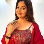 Ayesha Jhulka Instagram - “Red is for fire red is for love too it lies in our hand what we wanna choose.” – Shivangi Lavaniya #red #reddress #fire #love #heart #❤️ #❤️❤️❤️ #aj #colour #moods #instagood #instagram #instadaily #photooftheday #photo #photos #friday #friyay
