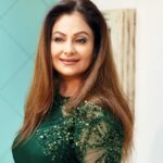 Ayesha Jhulka Instagram - "Happiness is a direction, not a place." — Sydney J. ... Costume @bobbyk_india Makeup @samina_makeupmagic_04 Hair @shparveen347 #green #onset #shoot #shooting #photooftheday #india #talent #talented #aj #instagram #instagood #instadaily #insta #sunday #show @sonytvofficial #tonight #sundayfunday