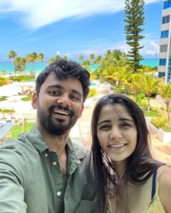 Ayli Ghiya Instagram - 30yrs & 1 Week old Dear Brother.. Send me Chicago one way ticket so that I can bring you nice gifts from India😂😌
That would be a suitcase & a wallet along with me😇
So that you can fill up the empty spaces in them!!😂😂😂❤️

#whygodwhy #whyareyoudoingthistous