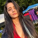 Ayli Ghiya Instagram - Found So many of those selfies in Red 🙈❤️ #photodump Montrose Beach