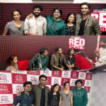 Bhamini Oza Instagram - So that is how our day at Rajkot went! #AumMangalamSinglem Promotions - Day 1 ❤️ Film releasing on 18th November 2022. @rjjay_ @baba.bolta.hain @redfmgujarati @itsbirad @jwalant.chhaya @mirchirajkot @mirchirjhirva @mirchirjneha @aajkaaldaily @myfmindia @rj_nupur_official