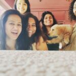 Bhamini Oza Instagram - Oh that's us! All women with all hearts !!. And here is a strong reminder to our dearest producer @kajalgb , that it's time for a show! Thank you @ami_trivedi_official for showcasing your beautiful heart in your super beautiful house and flaunting freely your whole apartment including the society terrace. !! Love you!!