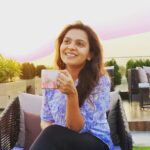 Bhamini Oza Instagram - Oh that's us! All women with all hearts !!. And here is a strong reminder to our dearest producer @kajalgb , that it's time for a show! Thank you @ami_trivedi_official for showcasing your beautiful heart in your super beautiful house and flaunting freely your whole apartment including the society terrace. !! Love you!!