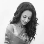 Bhamini Oza Instagram - 🌫️ . . . 📸 @punit.j.g