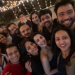 Bhamini Oza Instagram - Fun night with super fun people.. thank you @manasi_parekh @parthivgohil9 ..you guys are such lovely happy hosts..love you all!!!