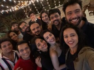 Bhamini Oza Instagram - Fun night with super fun people.. thank you @manasi_parekh @parthivgohil9 ..you guys are such lovely happy hosts..love you all!!!