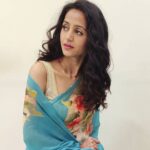 Bhamini Oza Instagram - 🐦 . . . . 📸 @punit.j.g Saree by @bbg_royals