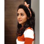 Bhamini Oza Instagram - Classroom Confessions: સેલિબ્રિટી એડિશનમાં આજે મળો ભામિની ઓઝા ગાંધીને `ક્લાસરૂમ કન્ફેશન્સ: સેલિબ્રિટી એડિશન`ના આજના આપણાં સ્ટાર છે ભામિની ઓઝા ગાંધી. તેમણે 2021માં ઝિદ્દી દિલ માને ના, 2022માં ઓમ મંગલમ સિંગલમ, 2023માં કટહલ જેકફ્રુટ મિસ્ટ્રી જેવી અનેક જાણીતી ફિલ્મોમાં કામ કર્યું છે આ સિવાય તેમણે અનેક ગુજરાતી નાટકોમાં પણ કામ કર્યું છે. તાજેતરમાં જ તેમનું નાટક ધ વેઇટિંગ રૂમ્સ તેમના દ્વારા નીતા મુકેશ અંબાણી કલ્ચરલ સેન્ટરમાં રજૂ કરવામાં આવ્યું હતું. #ClassroomConfessions #ClassroomConfessionCelebrityEdition #CelebrityClassroomConfession #CelebThrowbacks #BehindTheScenes #ClassroomConfessionsCelebrityEdition #CelebrityEdition #CelebThrowbacks #BhaminiOzaGandhi #ActressBhaminiOzaGandhi