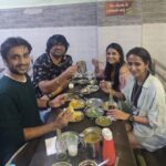 Bhamini Oza Instagram - Loved your vibe as well as Sev-Usal, Baroda ❤️ Day 3 of promotions for #AumMangalamSinglem @aksharcommunications @saandeeppatel @aartivyaspatel @iamaarohii @malhar028 @tatsatmunshi Vadodara