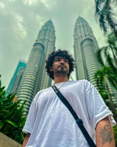 Bravo Instagram - - DAY 1&2 : MALAYSIA 🇲🇾 - own of the cleanest city I’ve ever been .❤️❤️❤️❤️
All hearts for this city & the people 🔥
———
Much love & thanks to @malaysia.truly.asia @malaysiaairports 
Flights @etihad & @malaysiaairlines 
———-
#malaysia #malaysiaboleh #jalanalor #travel