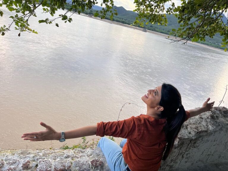 Chitra Shukla Instagram - Respect your time. It is always trying to give you the Best. Use it well 🌅✨ #happylikechild #chitrashukla #instagram #instagood #instadaily #instamood #instapost #swipeleft Penna river Siddavatam