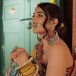 Denisha Ghumra Instagram - And the last of Navratri reel 2023 🌸 So in love with this track as well as the attire🤍 . Just feeling like a WOW🫰 . Shot - @shutterhalf @kaledioscopik Jewellery - @thejewelstudio Outfit - @dreamsbydenisha . #denishaghumra #dbd #dreamsbydensiha #vaagevaage #vaage #navratri2023 #navratricollection #offshoulderblouse #offshoulderdress #chaniyacholi #lookinglikeawow