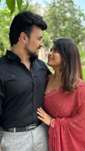 Dhamnashree Kadgaonkar Instagram - तेरी होके मरां जिंद जान करां तेरी होके मरां जिंद जान करां हीरिये हीरिये आ हीरिये हीरिये आ
.
#shilpivikram #shilpi #vikrammohitetuchalpudhe #reelkarofeelkaro #tuchalpudhe