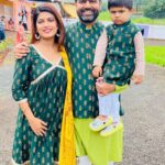 Dhamnashree Kadgaonkar Instagram - Thank u so much @kalaa_bynanda for taking this efforts for 3 of us .. we loved the theme .. #festiveattirecontinues #festival #dhanashrikadgaonkar #kalabynanda #ganapatipuja #jacketstyle #kurti #instgram #kabir Durvesh’s and Kabir’s jacket and my Kurti by @kalaa_bynanda ❤️❤️❤️ Ghodbandar Road Thane