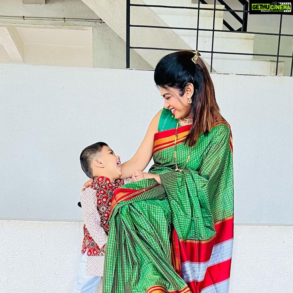 Dhamnashree Kadgaonkar Instagram - Just some pure love ❤️ Me and Kabir .. ❤️🥰 #dhanashrikadgaonkar #kabir #lovemomson #cutest