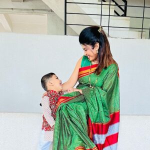 Dhamnashree Kadgaonkar Instagram - Just some pure love ❤️ 
Me and Kabir .. ❤️🥰

#dhanashrikadgaonkar #kabir #lovemomson #cutest
