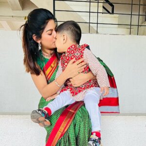 Dhamnashree Kadgaonkar Instagram - Just some pure love ❤️ 
Me and Kabir .. ❤️🥰

#dhanashrikadgaonkar #kabir #lovemomson #cutest