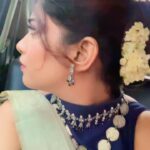 Dhamnashree Kadgaonkar Instagram - अस्स…बर…चल छोड़… #dhanashrikadgaonkar #reel #sari #look #Trending Mumbai, Maharashtra
