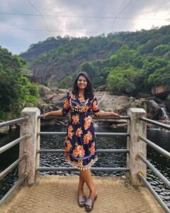 Dhivya Duraisamy Instagram - @maheswarichanakyan @naanungalfj @kiran.drk 
#tirunelveli #Hotstar_web_series #manimutharudam #agasthiyarfalls