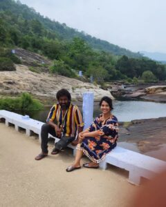 Dhivya Duraisamy Instagram - @maheswarichanakyan @naanungalfj @kiran.drk 
#tirunelveli #Hotstar_web_series #manimutharudam #agasthiyarfalls