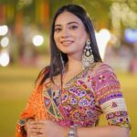 Dimple Biscuitwala Instagram - Day 3 #navratri2023 #dimplebiscuitwalalive 🧡💚 . Wearing @vastra_by_ps Shot by @_hb.photography__ Styled by @style_by_mita Jewellery by @the_beta_girl HMUA @saramakeupofficial