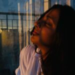 Divya Prabha Instagram - My darling people 🌈 Muse @deepthi_karat DP @divya_prabha__ BTS @rajeshmadhavan #sunsetswithfriends Kakanad