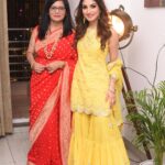 Donal Bisht Instagram - Happy Diwali !!! 🪔✨ As my every year ritual #Rangoli made by me ❤️🤗 Do let me know how you guys liked it 🥰 and it’s always lovely with family, some beautiful memories captured are a lifetime treasure ❤️💫✨ Delhi - NCR