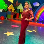 Elina Samantray Instagram - It's difficult for me to not smile in my pictures!! I rarely win in this battle..💃 Wearing @zubysdesignerhouse @ali.zubina
